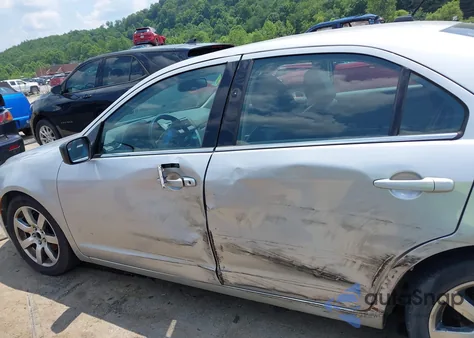 2010 Mercury Milan Premier из США, поврежденный, VIN 3MEHM0JGXAR655544